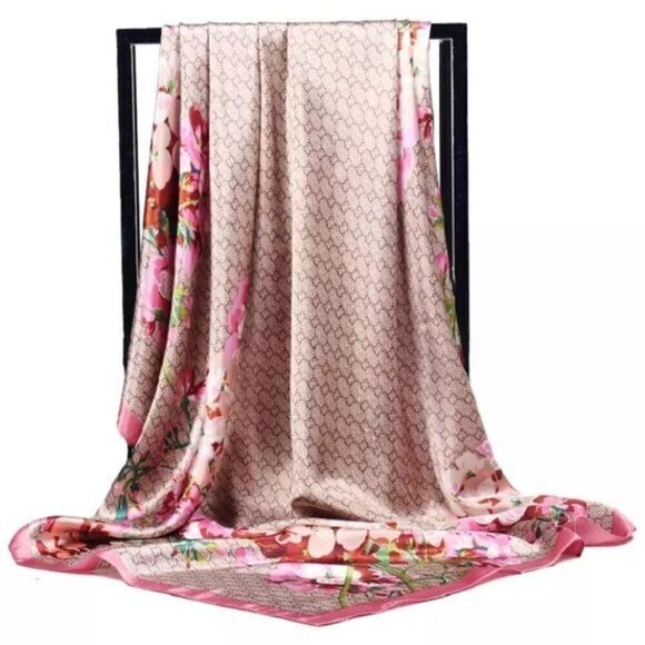 Accessories - Chic & Versatile Scarf